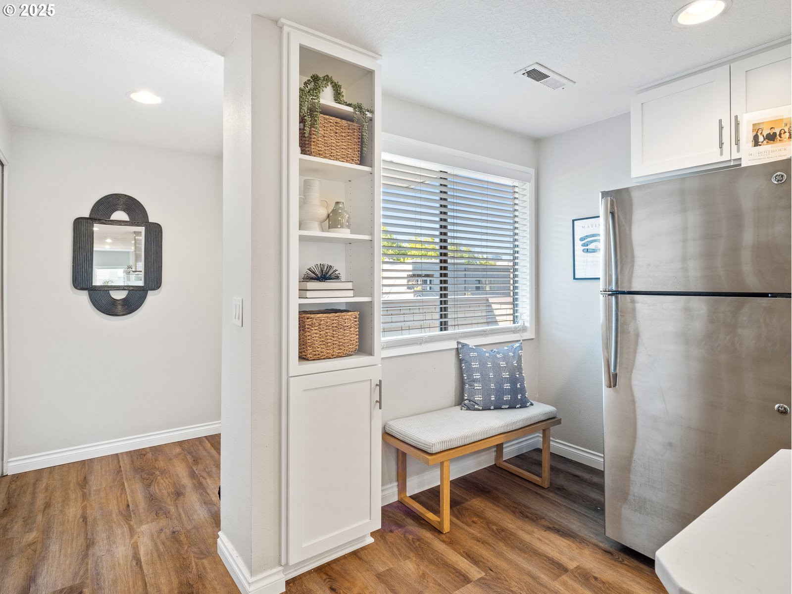 5624 South Riverside Drive, Unit 9 Portland, OR 97239 - Photo 10 of 39 Gallery Image 10