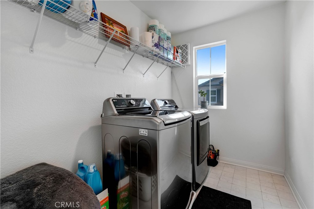 1635 Crepe Myrtle Place Upland, CA 91784 - Photo 21 of 25 Laundry room upstairs