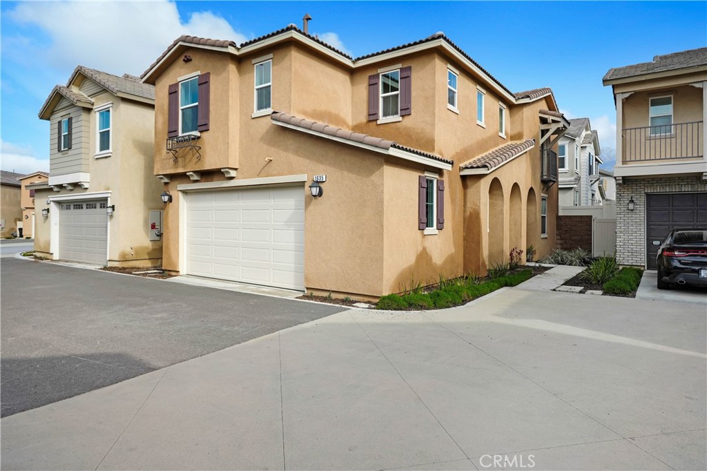 1635 Crepe Myrtle Place Upland, CA 91784 - Photo 5 of 25