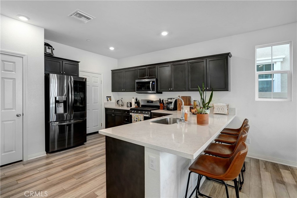 1635 Crepe Myrtle Place Upland, CA 91784 - Photo 8 of 25