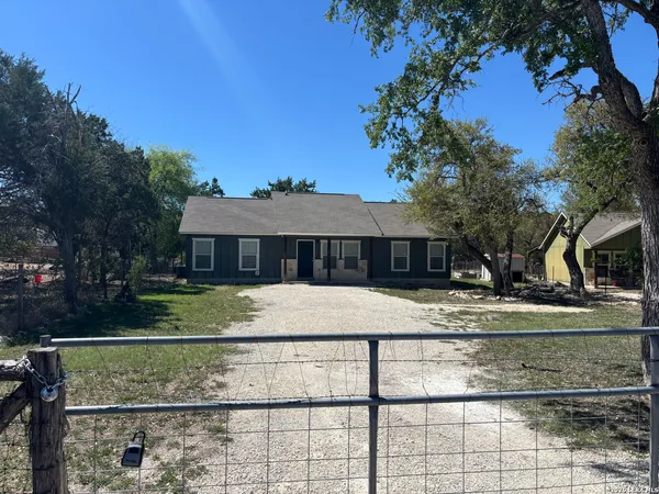 $282,500 | 324 Weatherby Drive, Spring Branch, TX 78070