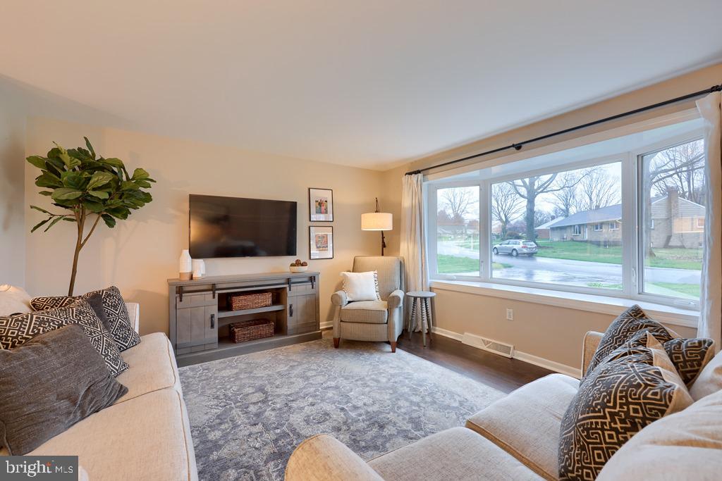 912 May Road Lititz, PA 17543 - Photo 5 of 40