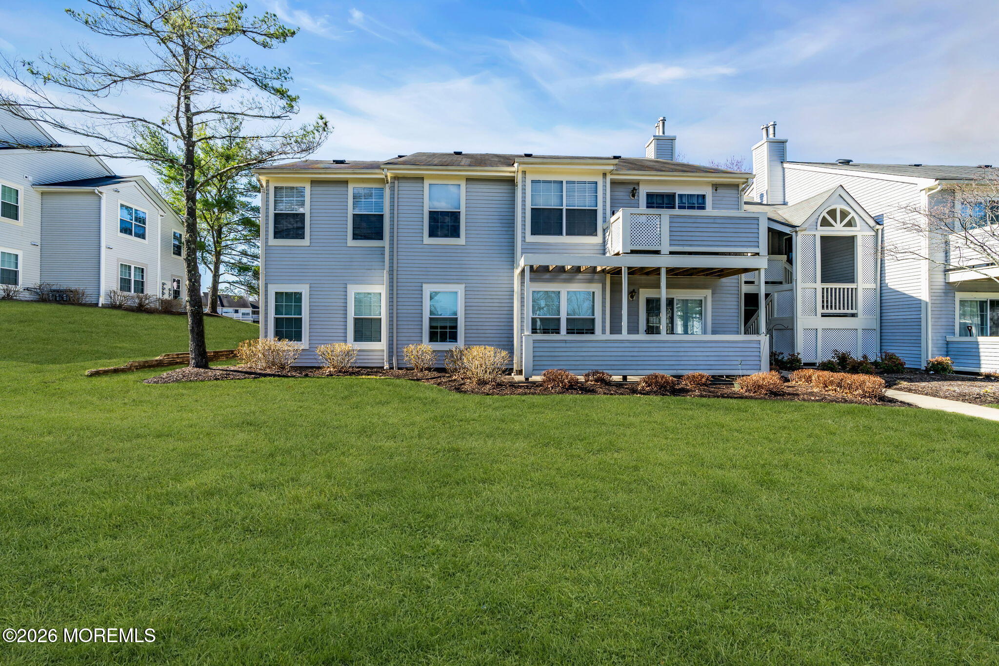 402 Brookview Court Howell, NJ 07731 - Photo 2 of 22