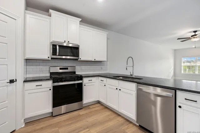 $450,900 | 6315 Monk Landing, Converse, TX 78109