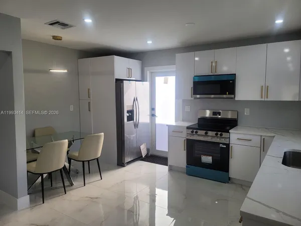 $577,000 | 266 Northeast 162nd Street, Miami, FL 33162