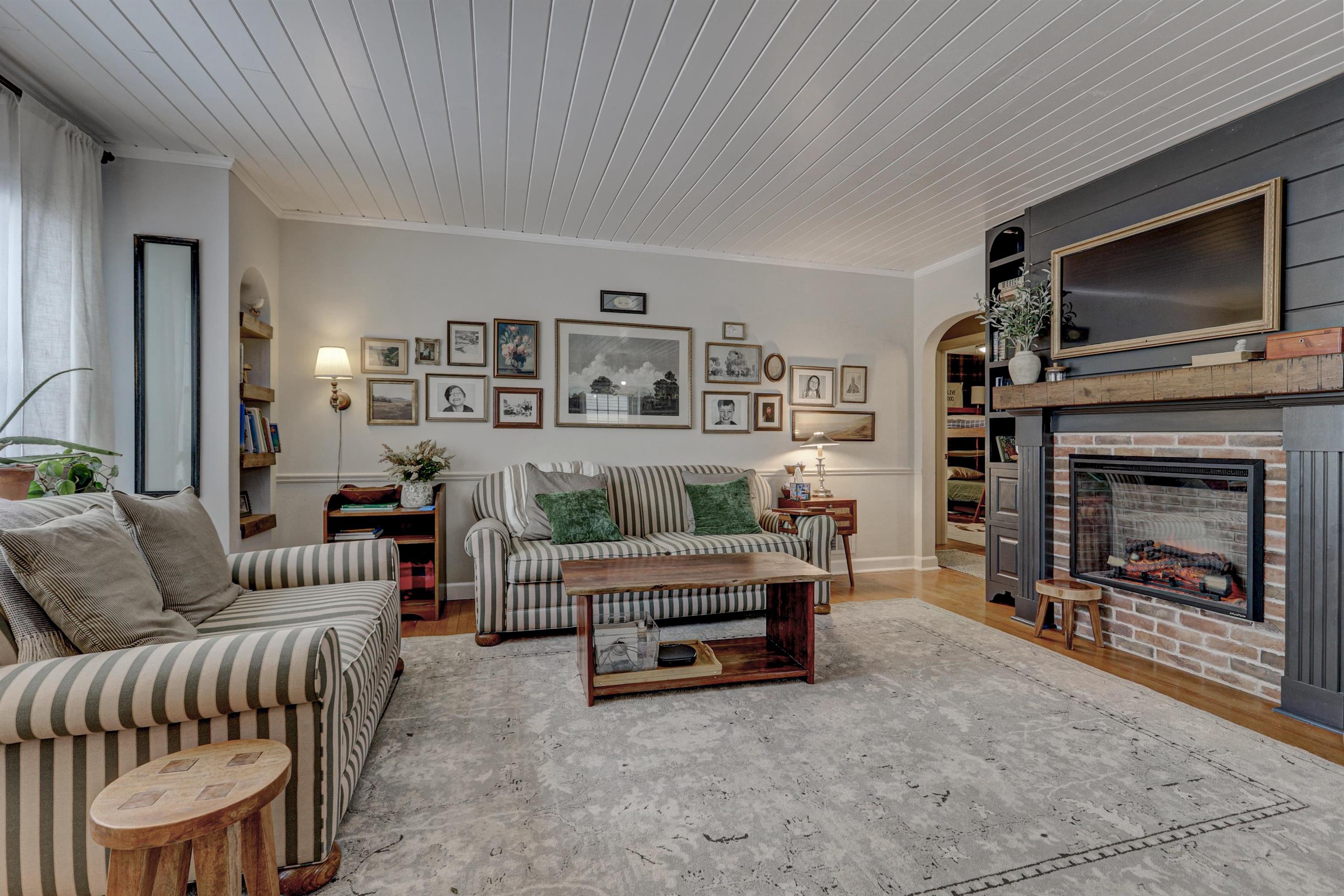 1910 North Lawe Street Appleton, WI 54911 - Photo 13 of 54