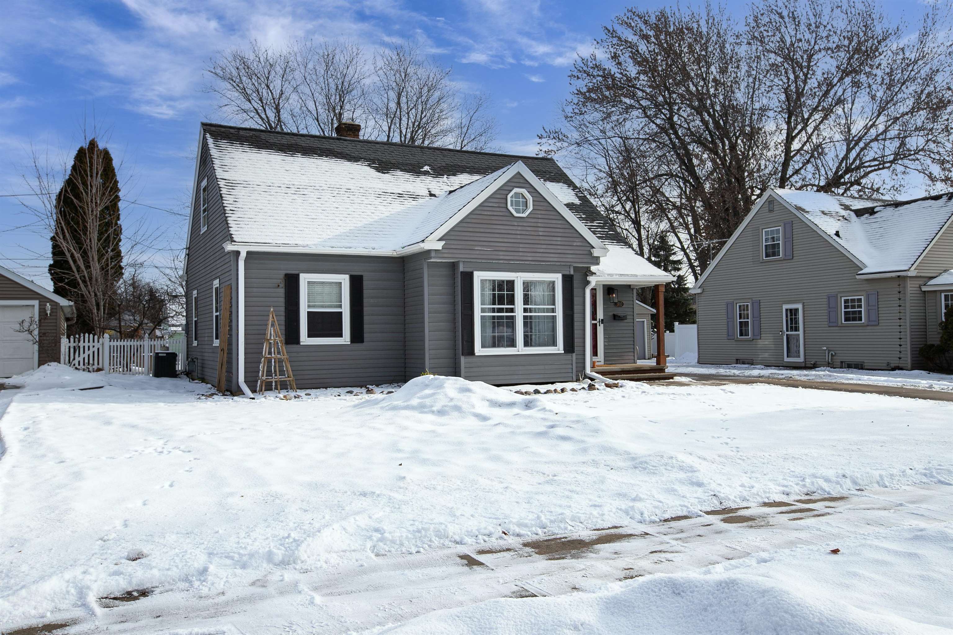 1910 North Lawe Street Appleton, WI 54911 - Photo 3 of 54
