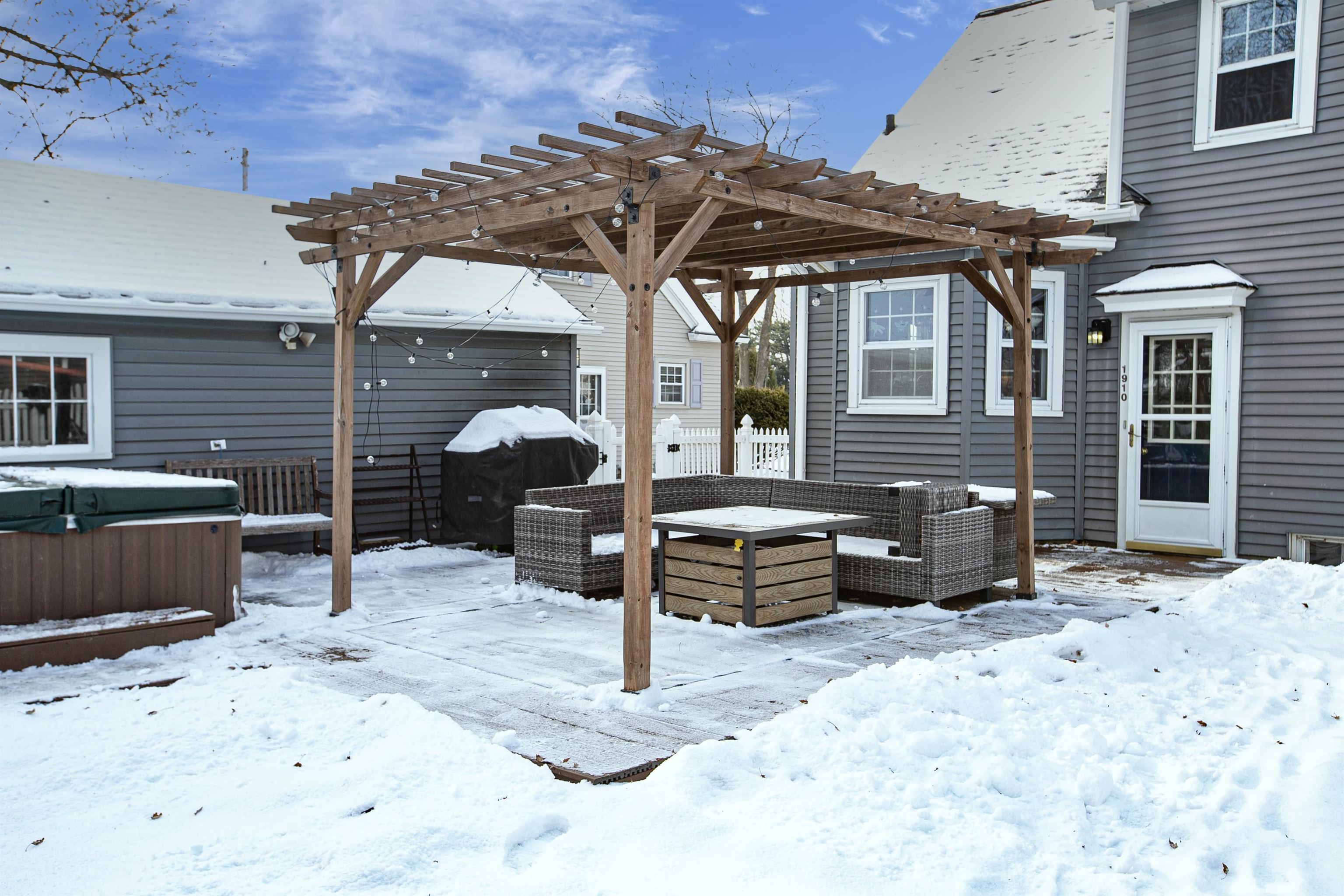 1910 North Lawe Street Appleton, WI 54911 - Photo 6 of 54