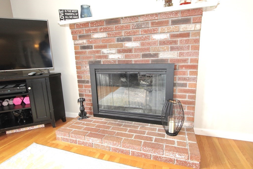 4 Old Farm Road Auburn, MA 01501 - Photo 3 of 13 Gallery Image 3
