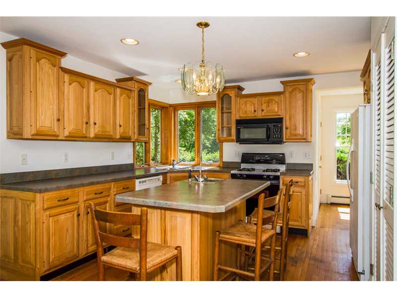 322 Indian Avenue Middletown, RI 02842 - Photo 12 of 24 Exterior Front.