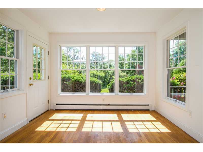 322 Indian Avenue Middletown, RI 02842 - Photo 10 of 24 Dining Room.