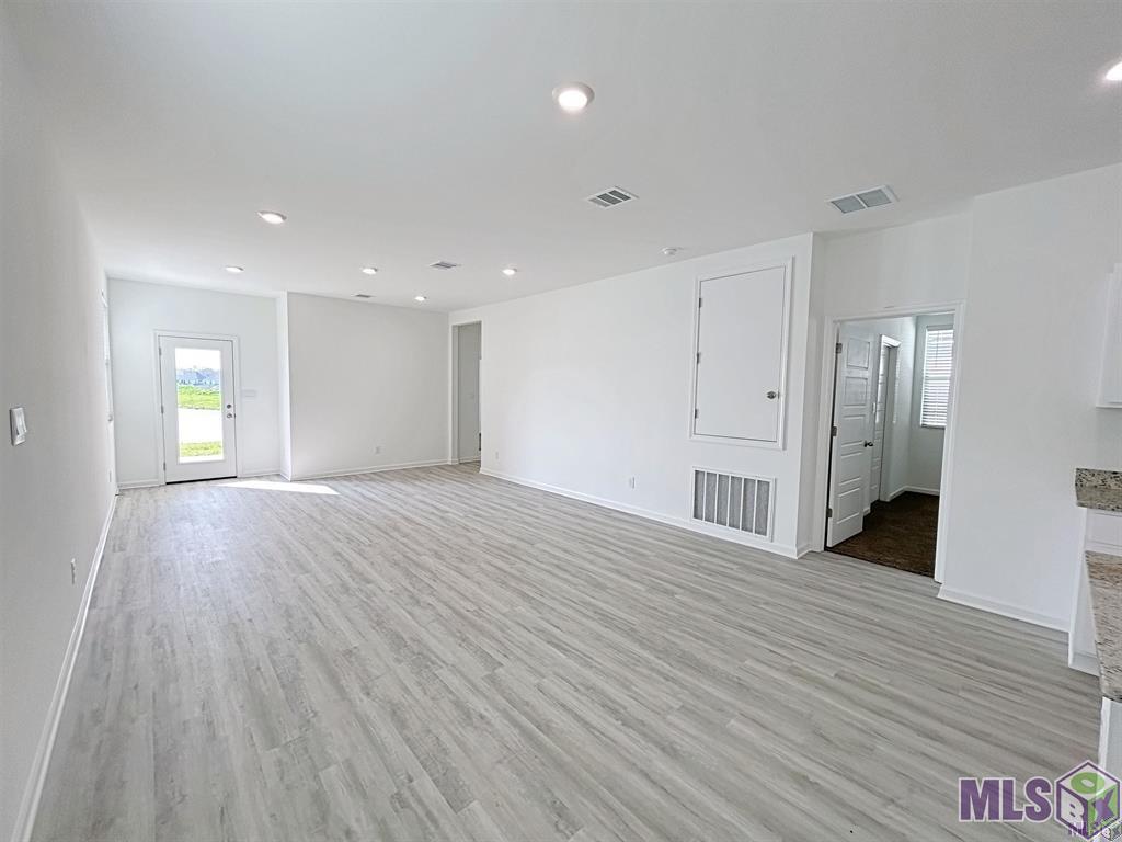 1047 Drago Drive Baton Rouge, LA 70820 - Photo 3 of 20