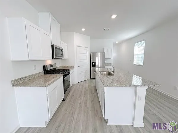 $3,000 | 1047 Drago Drive, Baton Rouge, LA 70820