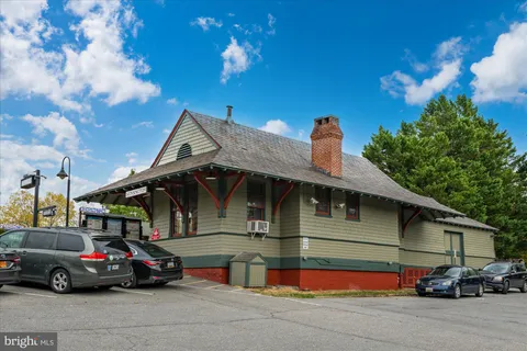 $1,050,000 | 3810 Dresden Street, Kensington, MD 20895