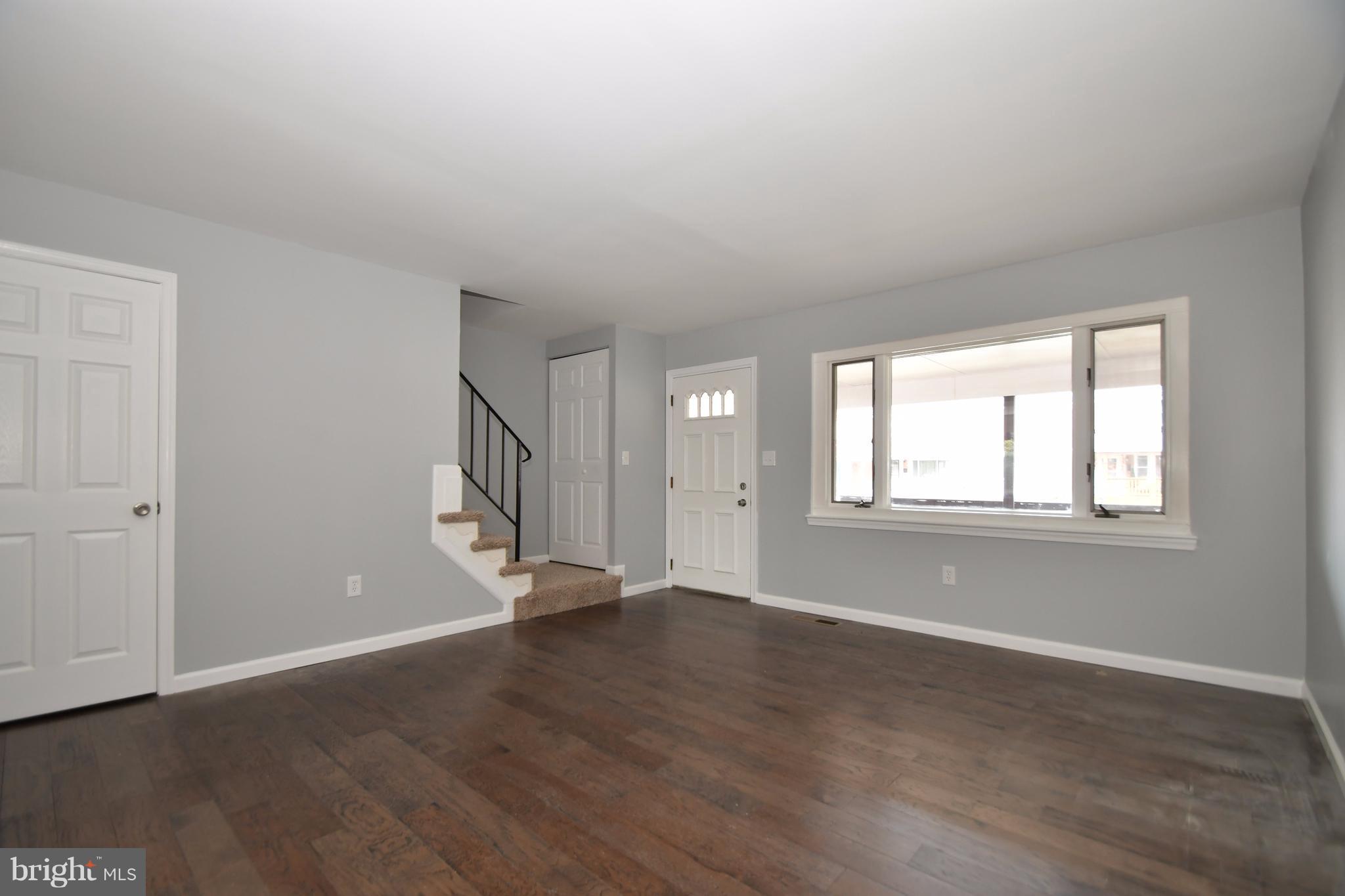 754 Seawall Road Baltimore, MD 21221 - Photo 8 of 29 Living Room