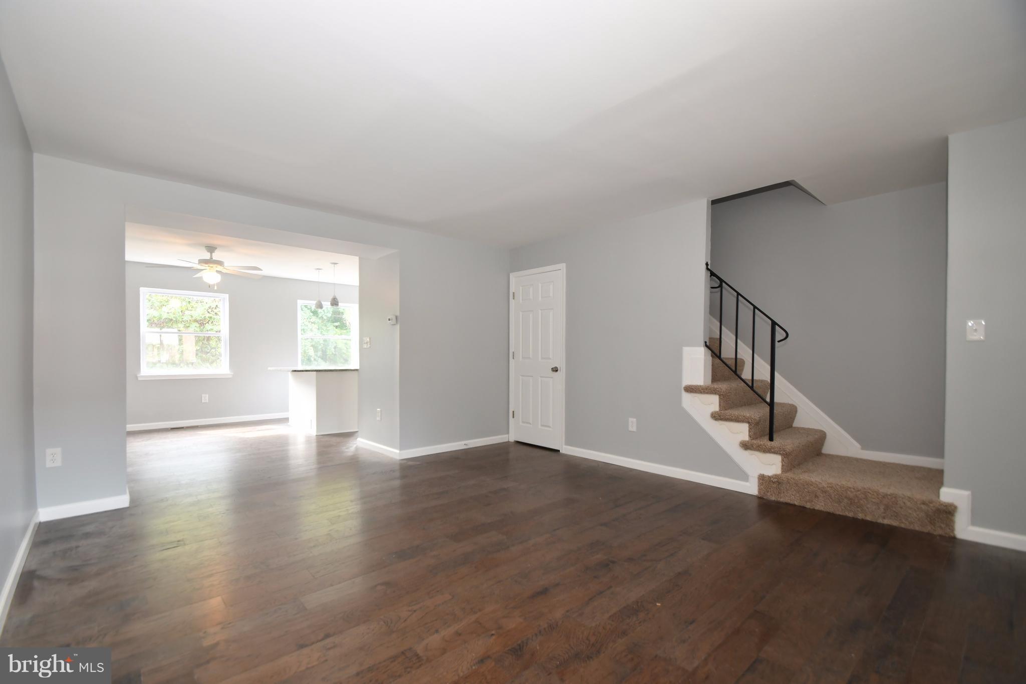 754 Seawall Road Baltimore, MD 21221 - Photo 9 of 29 Living Room