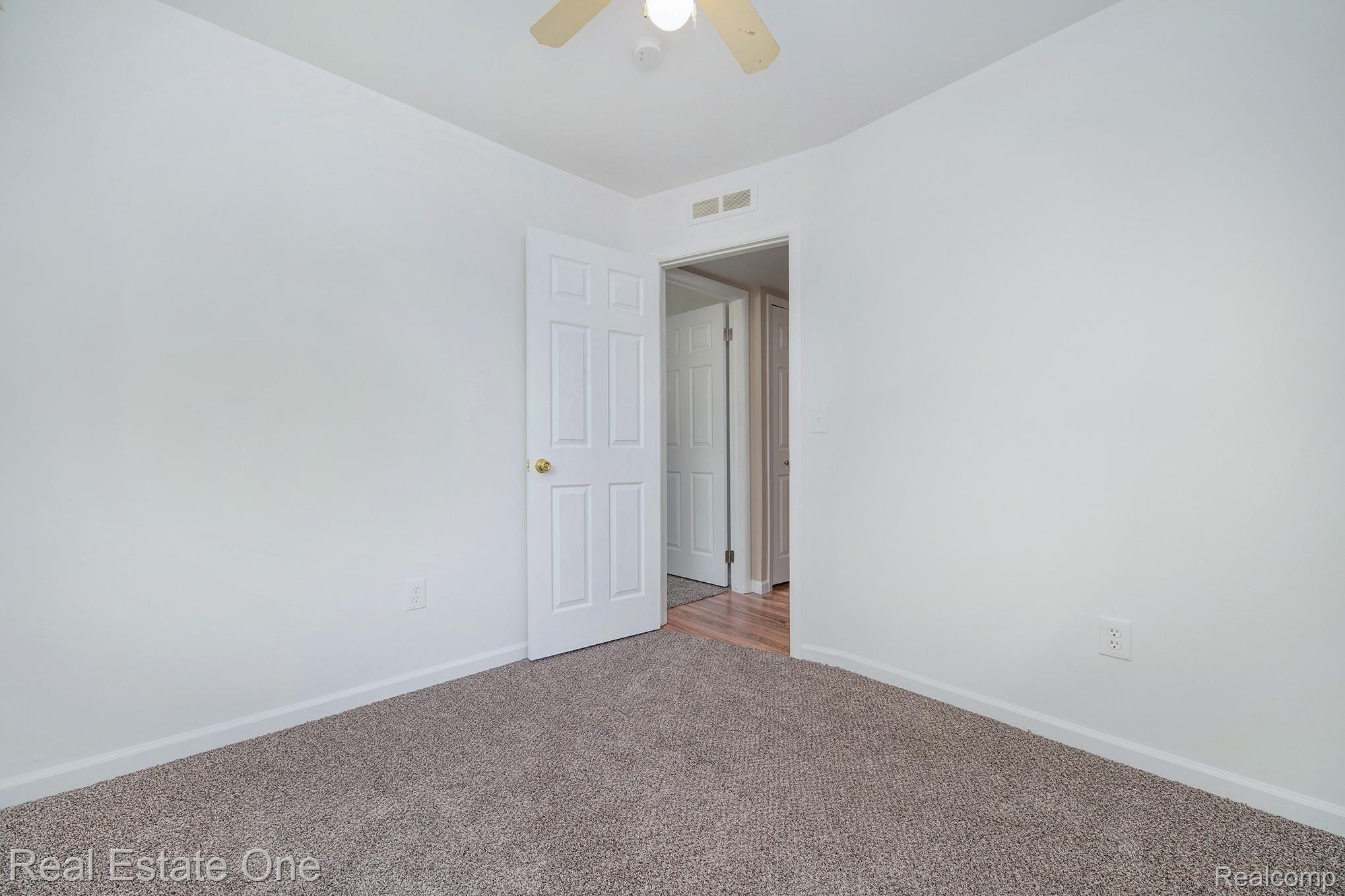 15718 Springhill Street Romulus, MI 48174 - Photo 16 of 29 DSC01434.jpg