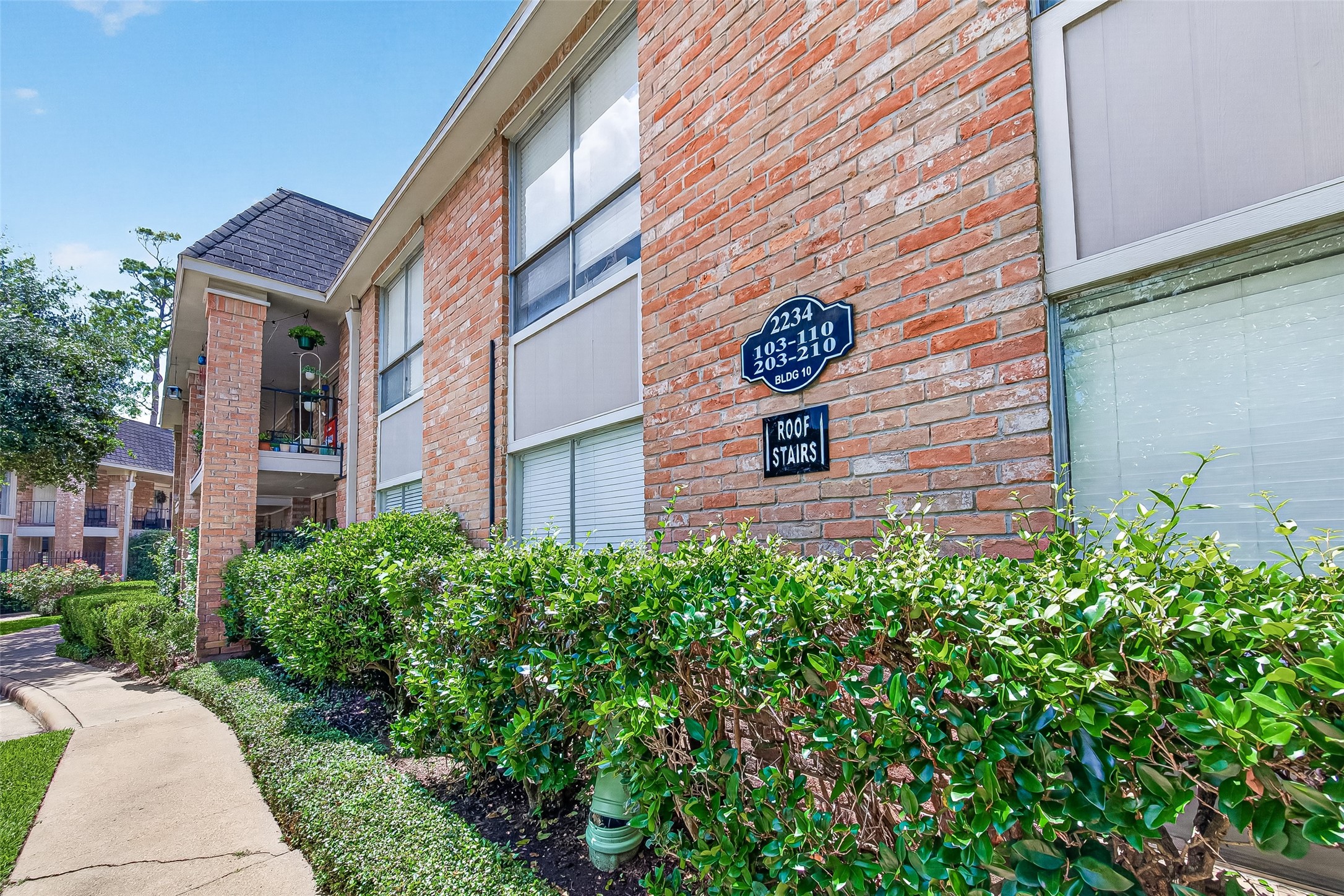 2234 South Piney Point Road, Unit 206 Houston, TX 77063 - Photo 3 of 33