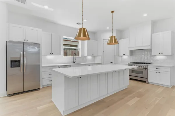$899,000 | 1005 Walton Street, Houston, TX 77009