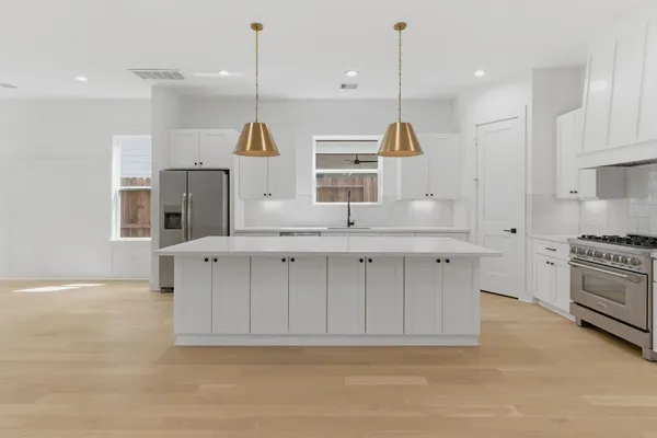 $899,000 | 1005 Walton Street, Houston, TX 77009