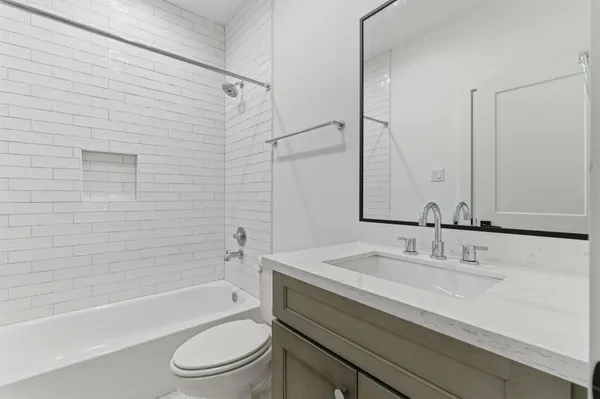 $899,000 | 1005 Walton Street, Houston, TX 77009