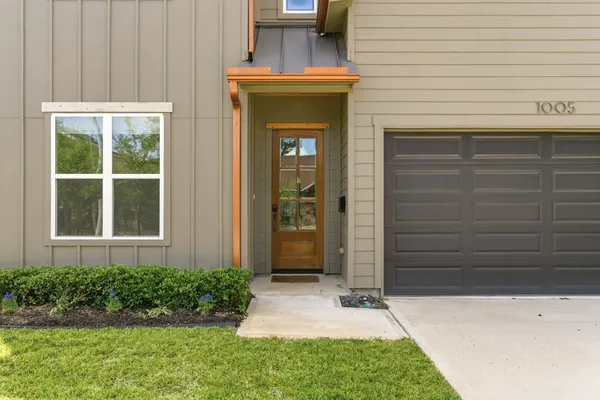 $899,000 | 1005 Walton Street, Houston, TX 77009