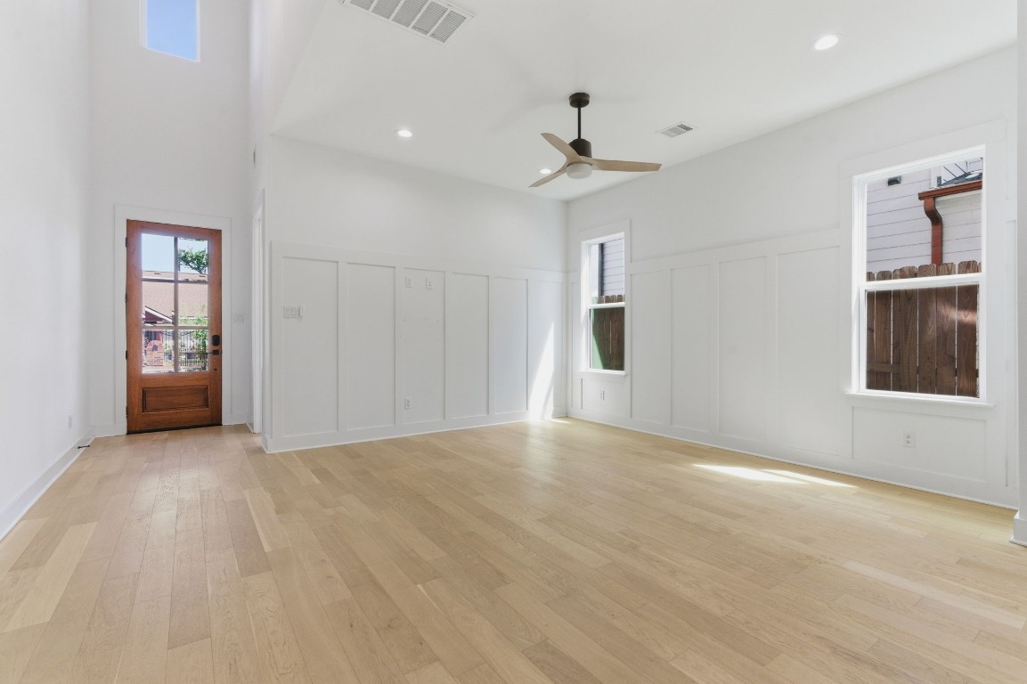 1005 Walton Street Houston, TX 77009 - Photo 6 of 36 Beautiful engineered wood floors throughout this home. Lots of windows too for an abundance of natural light.