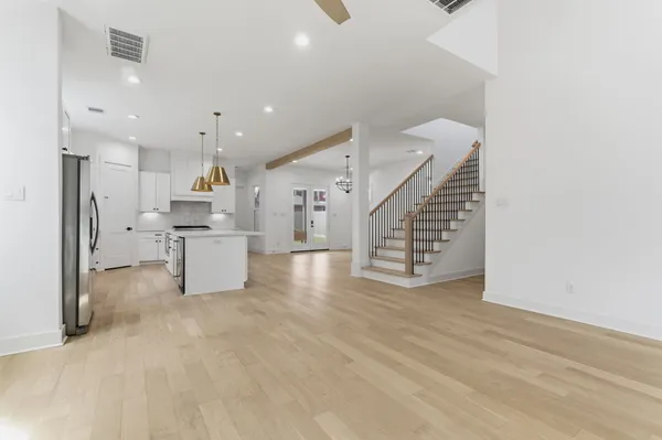 $899,000 | 1005 Walton Street, Houston, TX 77009