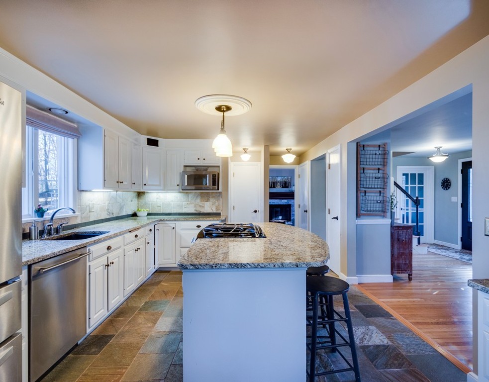 64 Crabtree Road Concord, MA 01742 - Photo 8 of 21 Gallery Image 8