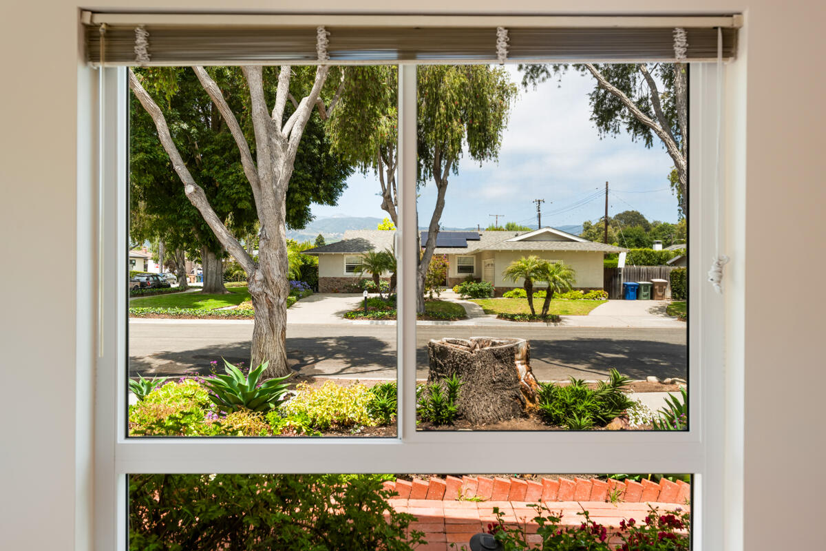 5575 Cameo Road Carpinteria, CA 93013 - Photo 7 of 32 _ROY6376