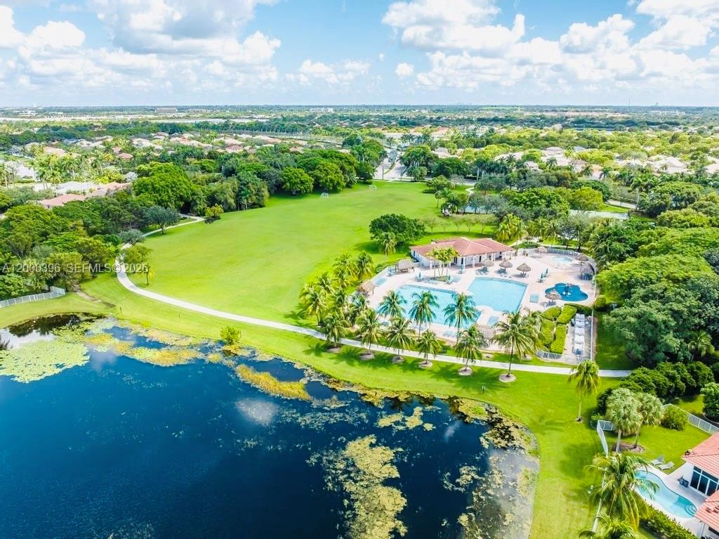 3700 Oak Ridge Lane Weston, FL 33331 - Photo 13 of 19