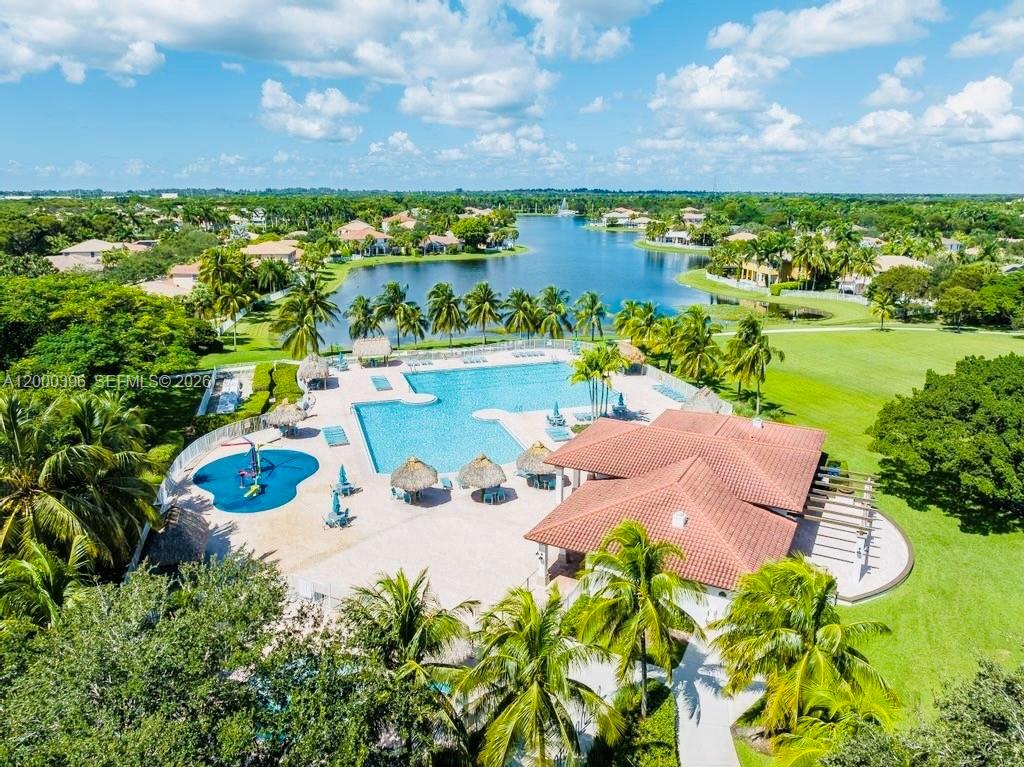 3700 Oak Ridge Lane Weston, FL 33331 - Photo 17 of 19