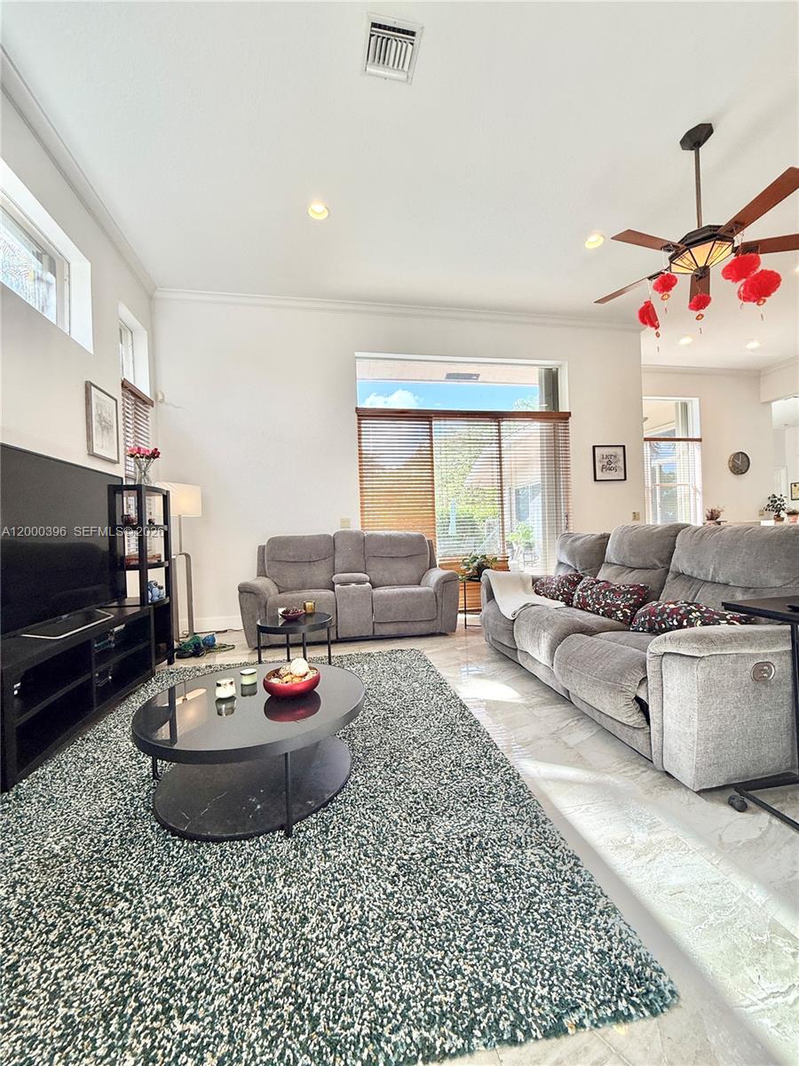 3700 Oak Ridge Lane Weston, FL 33331 - Photo 5 of 19