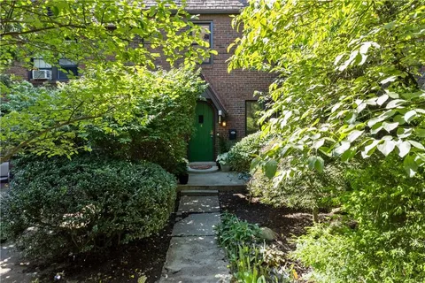 $450,000 | 561 South Negley Avenue, Unit 4, Pittsburgh, PA 15232