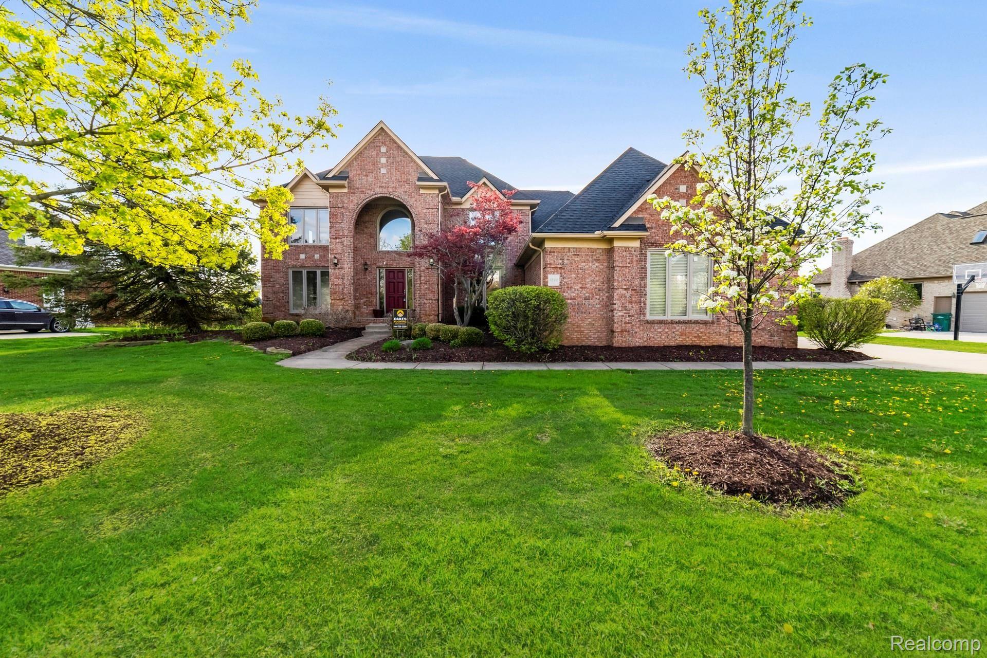 4190 Oak Tree Circle Rochester, MI 48306 - Photo 1 of 34 000-photo-front-view-7059716.jpg