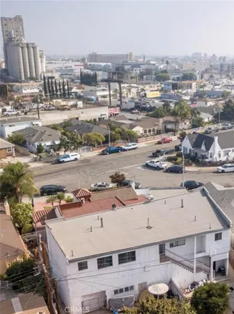 a picture of city view
