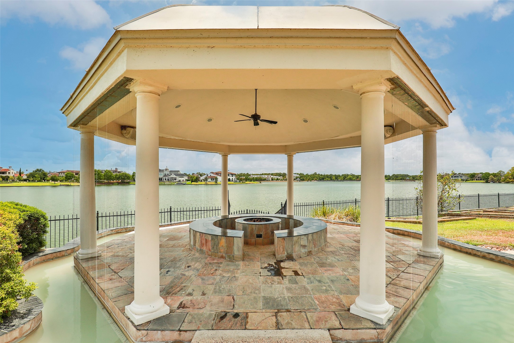 46 South Windsail Place The Woodlands, TX 77381 - Photo 41 of 47 a view of a swimming pool and outdoor space