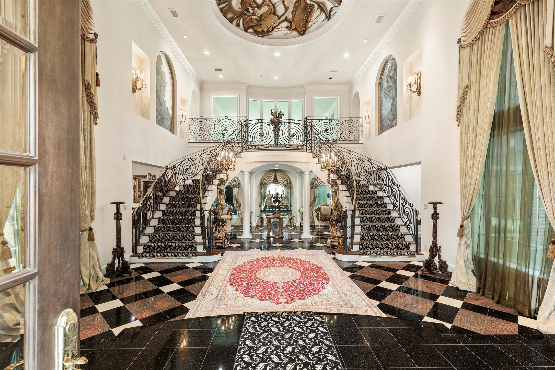 46 South Windsail Place The Woodlands, TX 77381 - Photo 9 of 47 a very nice looking room with many windows