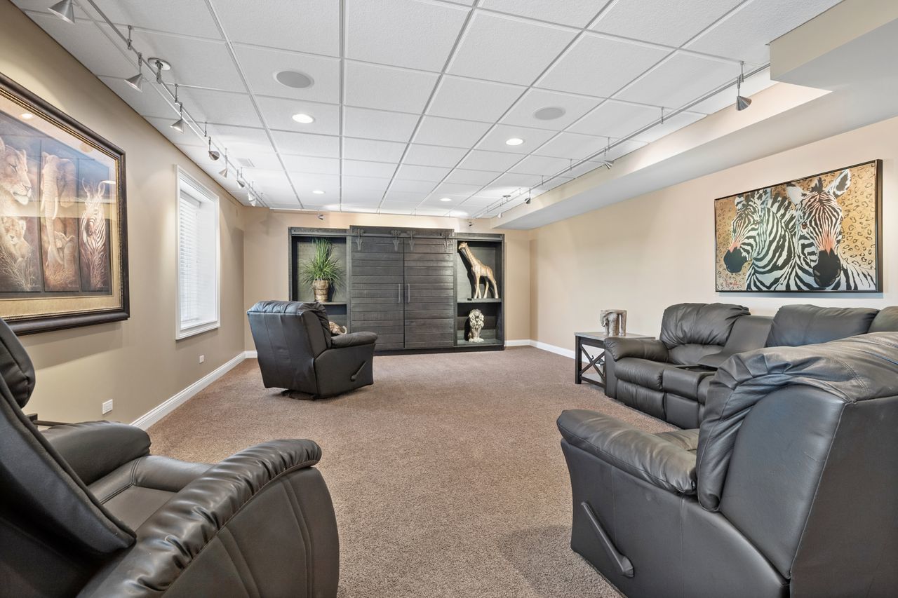 1029 Ridgeview Drive Inverness, IL 60010 - Photo 39 of 58 a living room with furniture a couch and a window