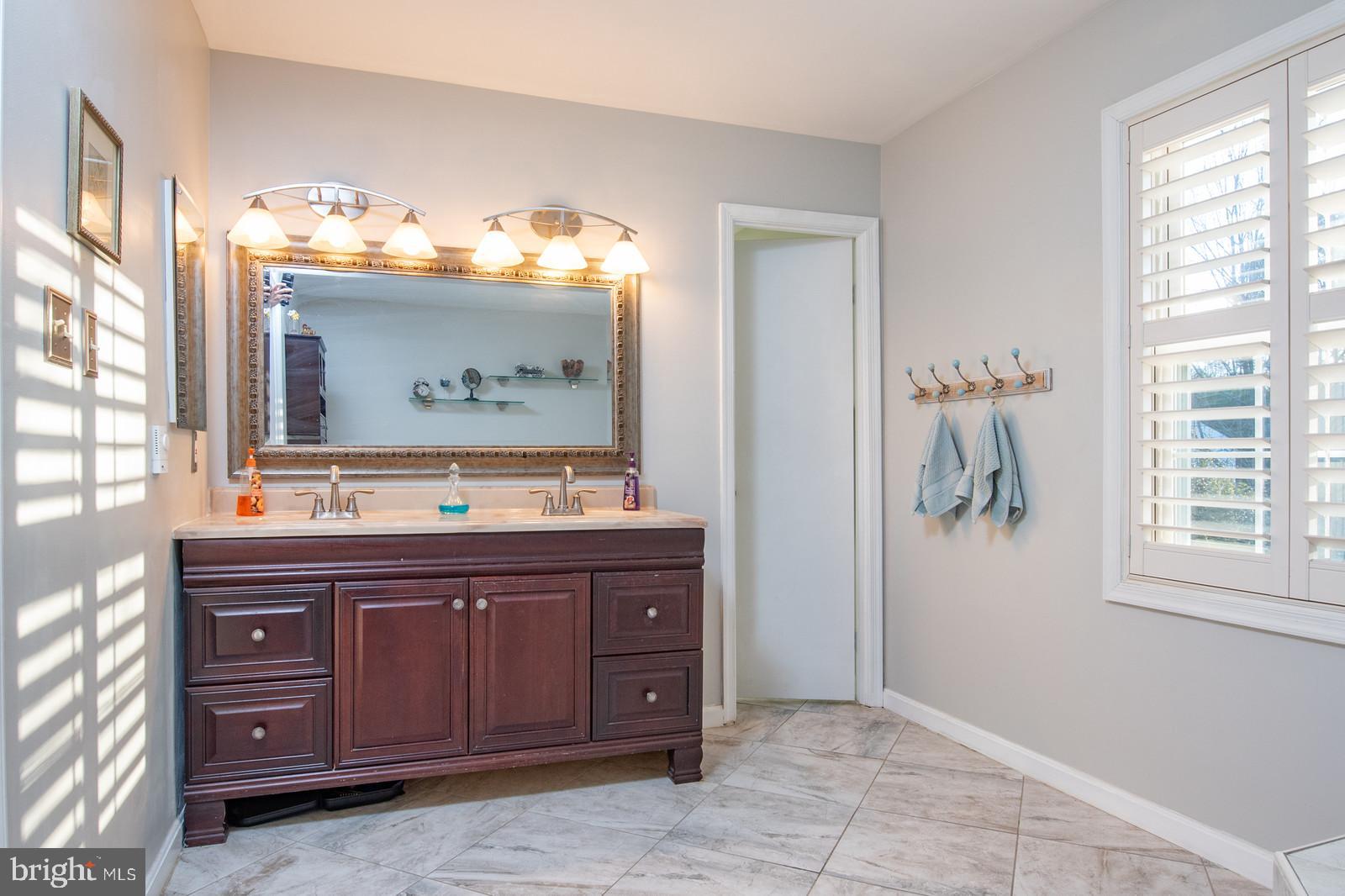 10155 Wavell Road Fairfax, VA 22032 - Photo 18 of 32 Dual sink vanity