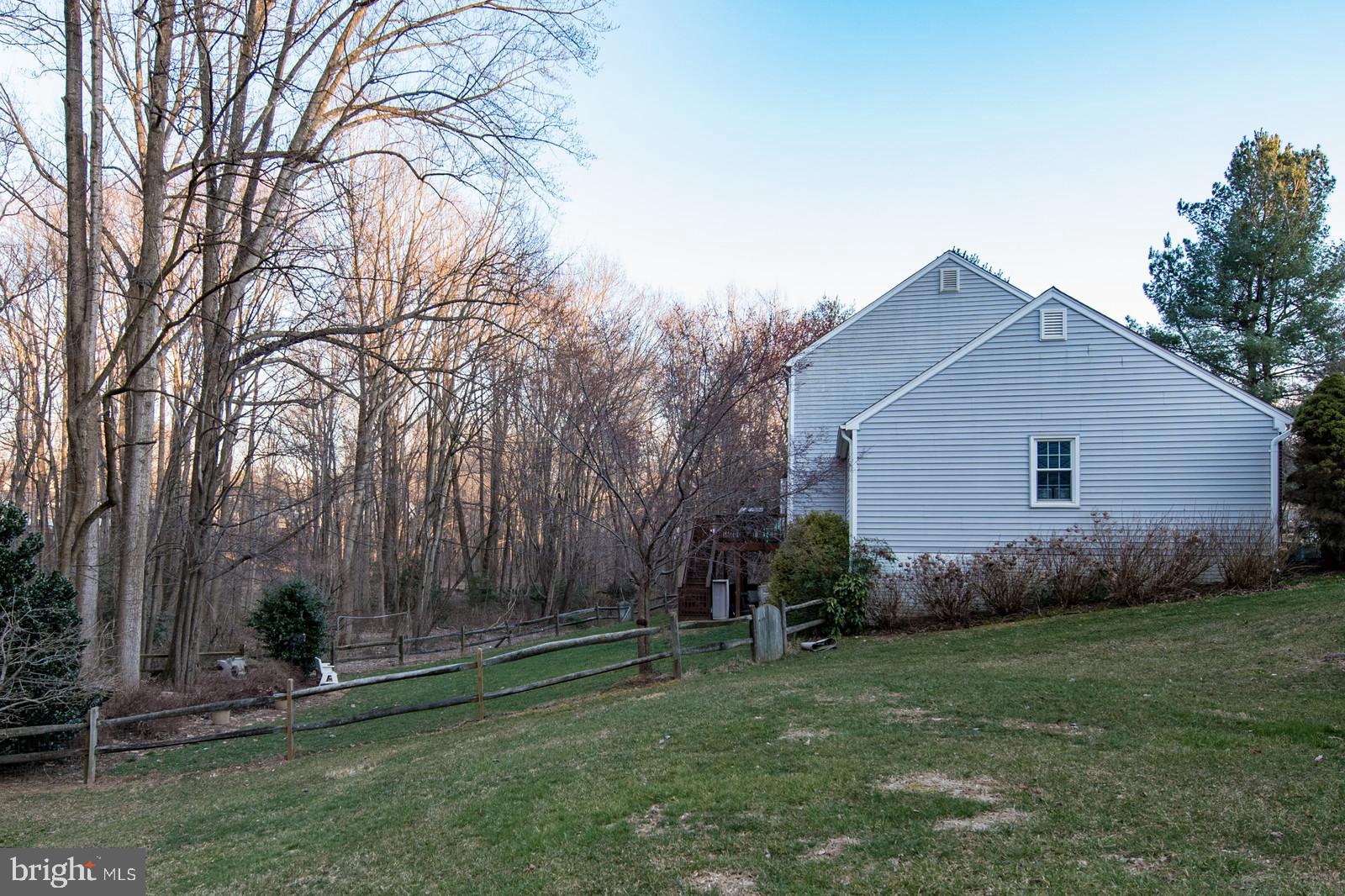 10155 Wavell Road Fairfax, VA 22032 - Photo 31 of 32 Large yard to enjoy - peaceful setting