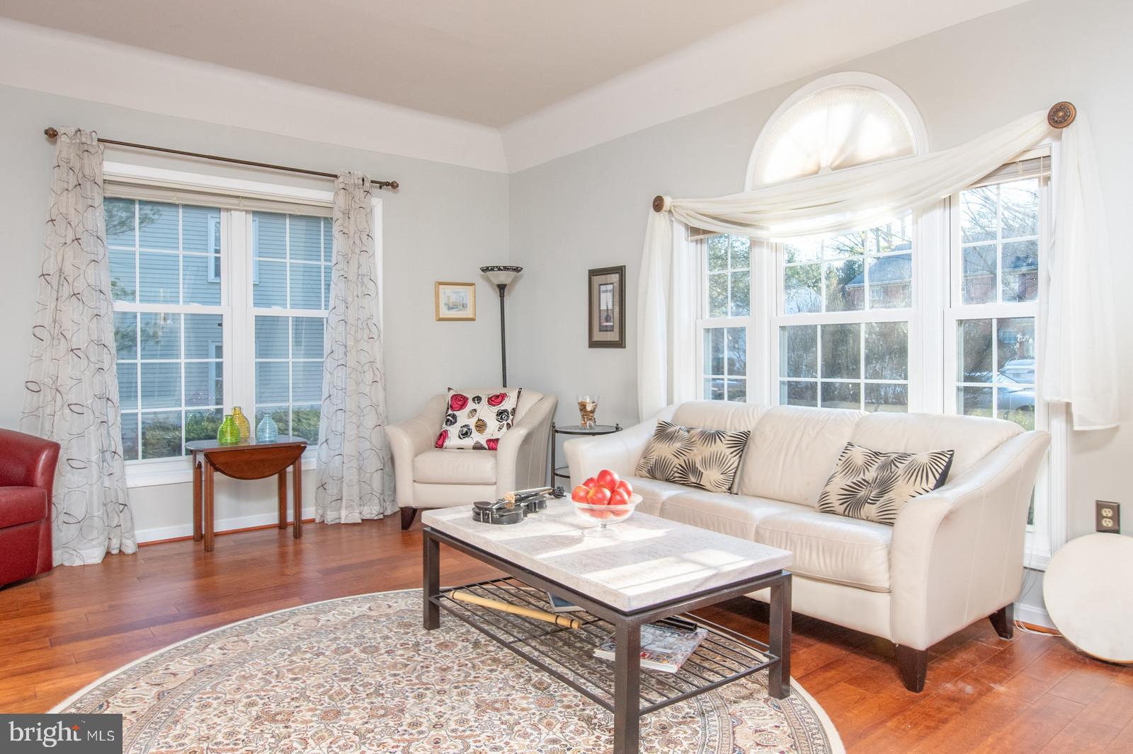 10155 Wavell Road Fairfax, VA 22032 - Photo 9 of 32 Formal living room