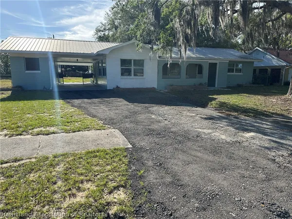 $1,695 | 1327 Hotiyee Avenue, Sebring, FL 33870