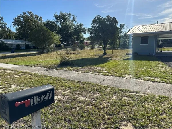 $1,695 | 1327 Hotiyee Avenue, Sebring, FL 33870
