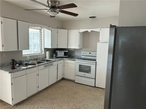 $1,695 | 1327 Hotiyee Avenue, Sebring, FL 33870