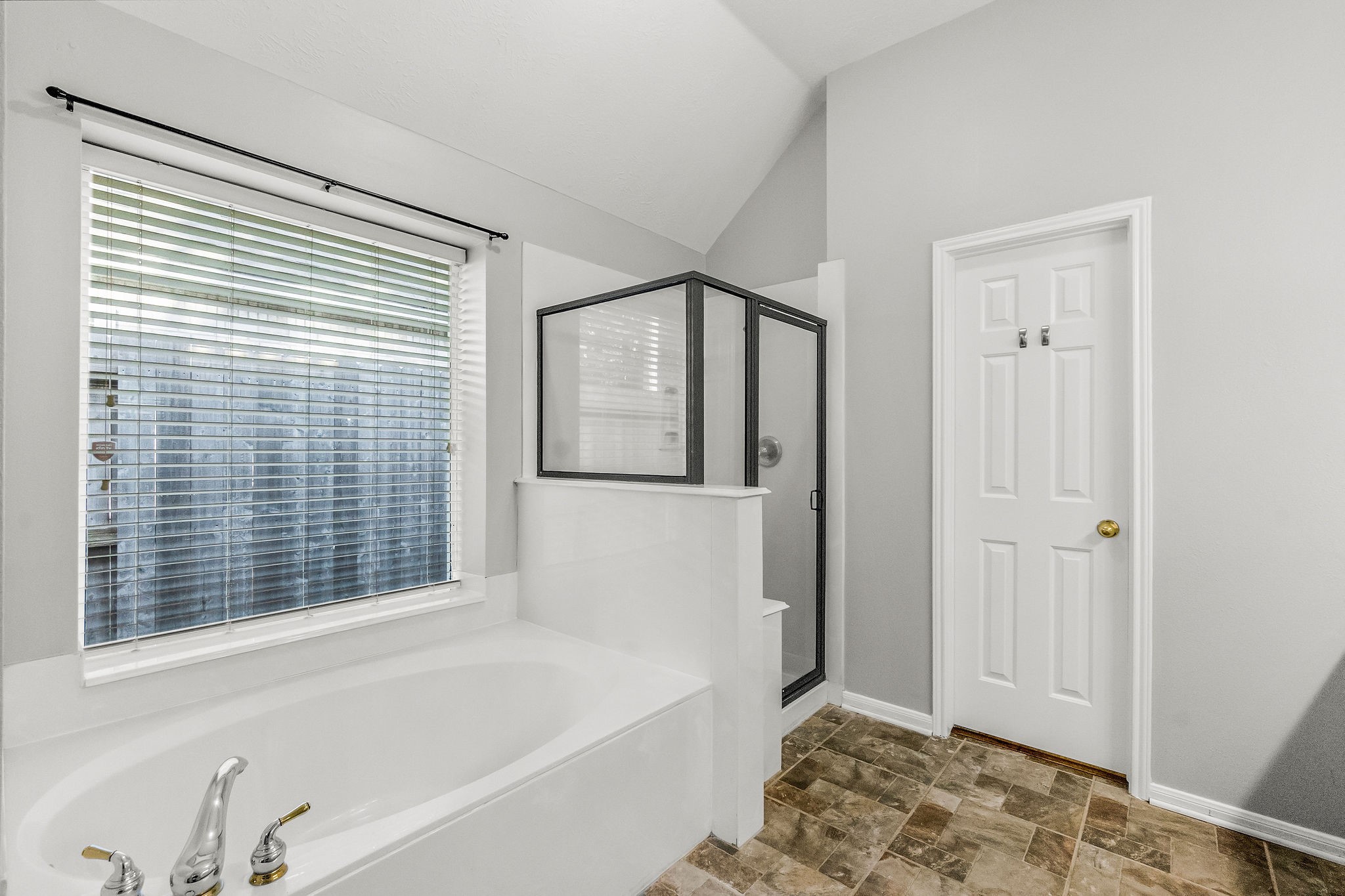 155 North Wimberly Way Conroe, TX 77385 - Photo 27 of 43 Primary Bathroom