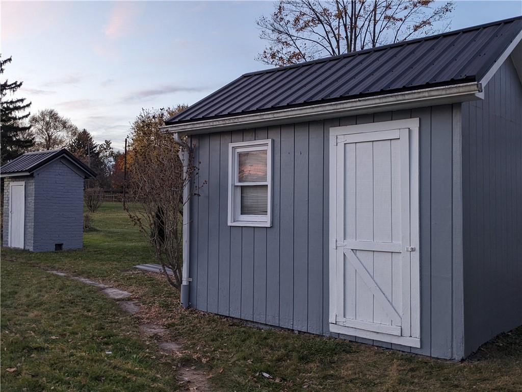 7 7th Street Bessemer, PA 16112 - Photo 19 of 24 a backyard of a house