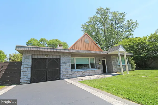 $584,900 | 2205 Mary Lane, Broomall, PA 19008