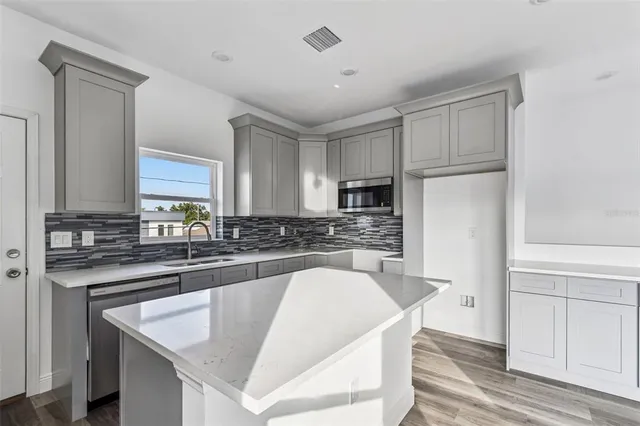 $717,000 | 2313 East Columbus Drive, Tampa, FL 33605