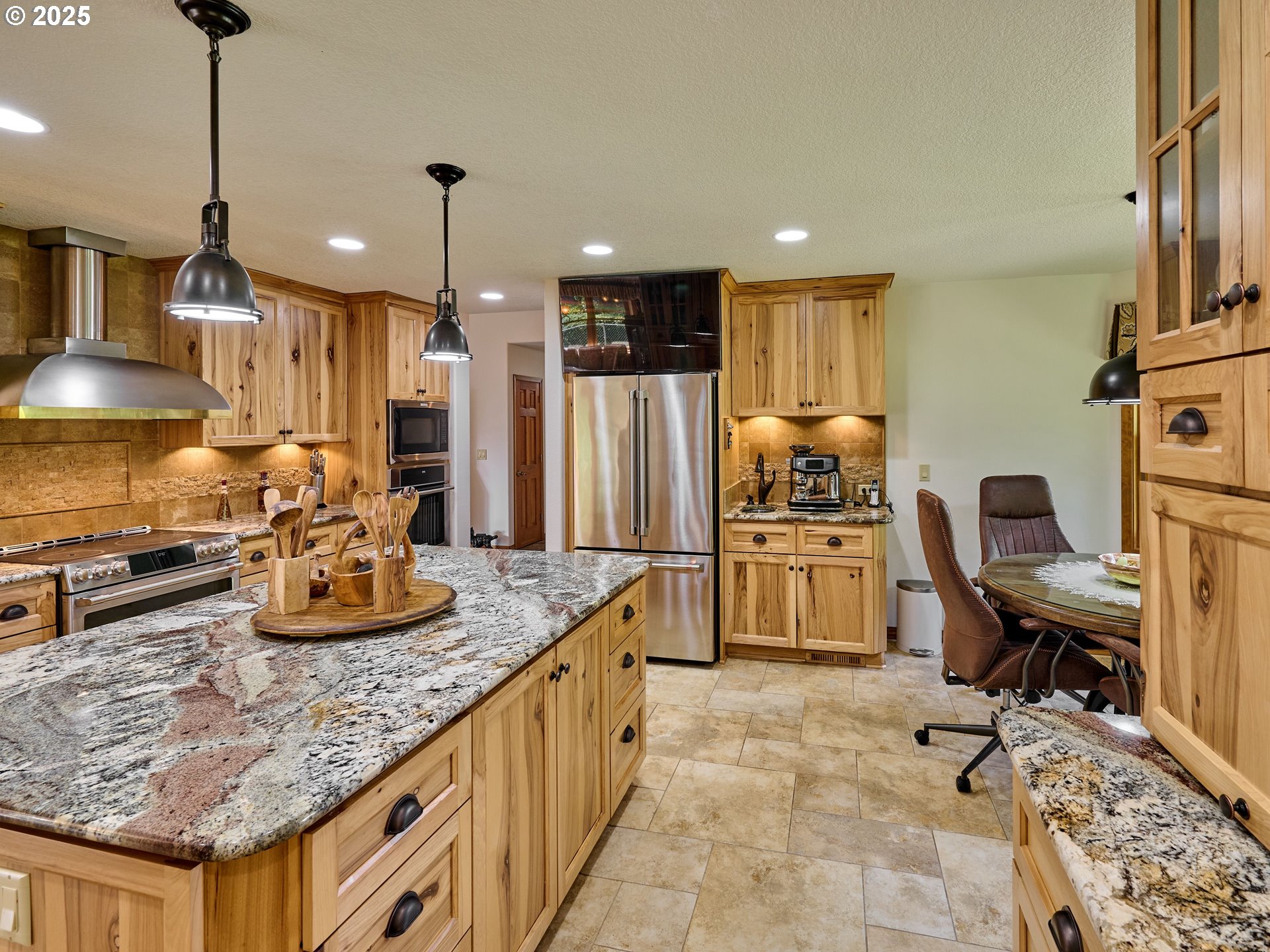 23456 South Schieffer Road Colton, OR 97017 - Photo 12 of 48 a kitchen with granite countertop a sink appliances and cabinets